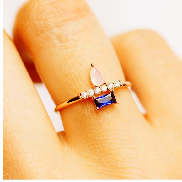 •rose petal ring• - Picture 3 of 3